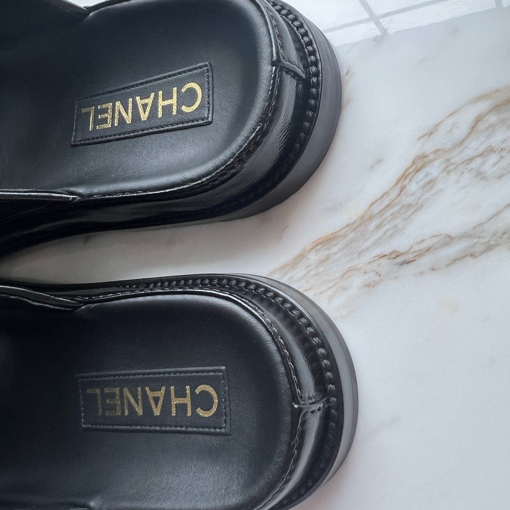 CHANEL Black Lambskin Mules Dad Sandals with Gold CC Hardware - Picture 6 of 8